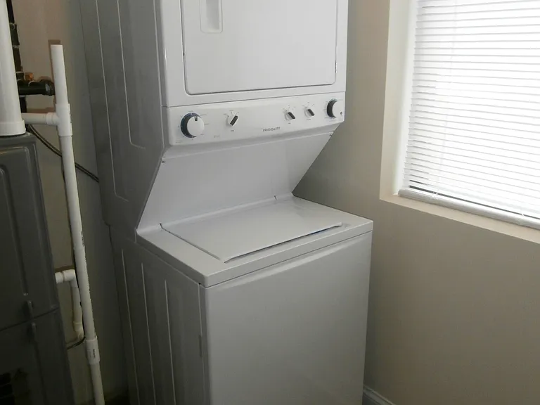 5400 N Winthrop Ave #2 — Photo 8