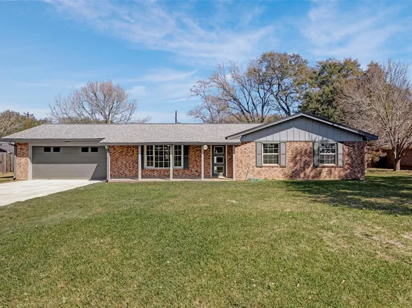 605 Helms Ave, Wharton, TX 77488