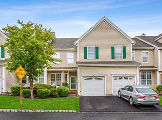 36 Straton Ct, Parlin, NJ 08859