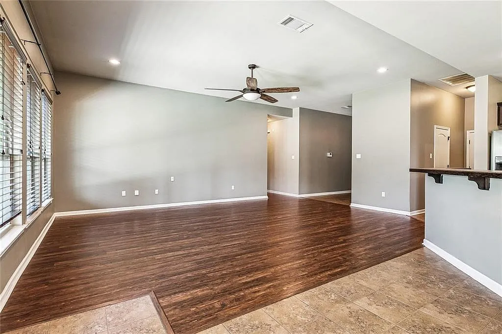 3 bed, 1718 sqft, $2,000 — Photo 3
