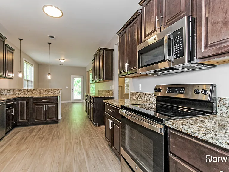 5556 Park Side Cir — Photo 2