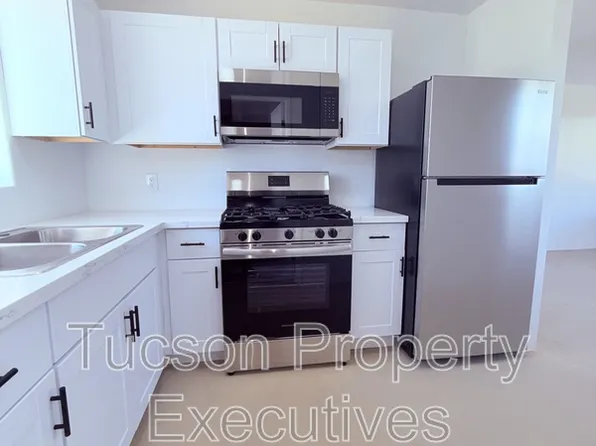 814 N Alvernon Way APT A, Tucson, AZ 85711