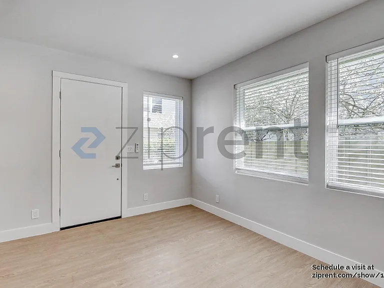 1559 9th Ave #A — Photo 2