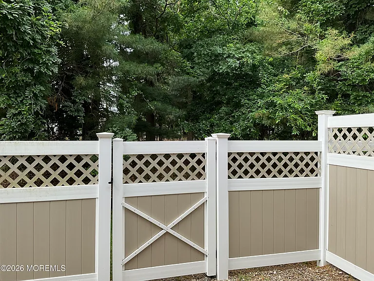 67 Daniele Dr — Photo 24