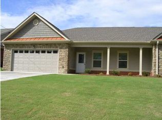 159 Tradewinds Dr, Fort Oglethorpe, GA 30742