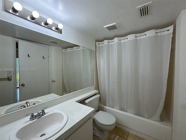 550 S Park Rd #188 — Photo 10