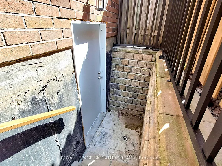 218 Paxton Cres #BASEMENT — Photo 22