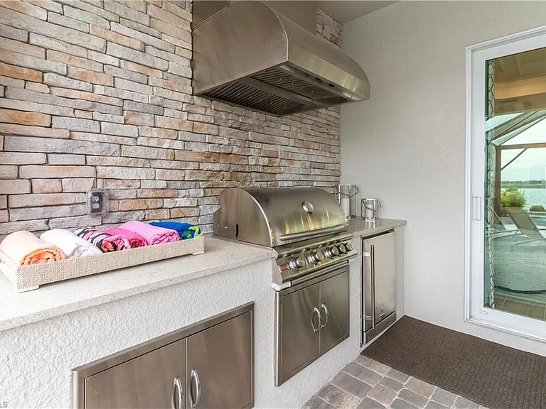 14486 Blue Bay Cir — Photo 44