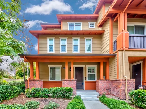 15 Flyers Ln, Tustin, CA 92782