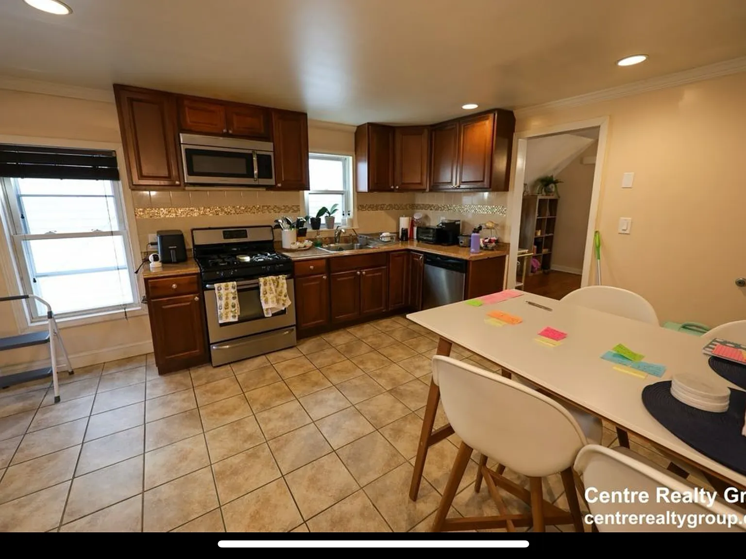 2 bed, 950 sqft, $2,650 — Photo 2