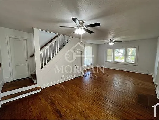 921 W 9th St — Photo 4