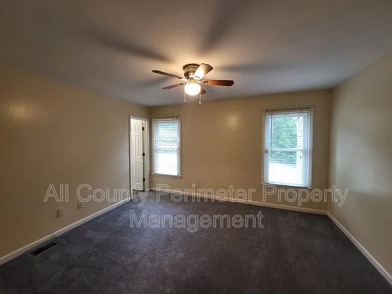 8078 Woodlake Dr — Photo 12
