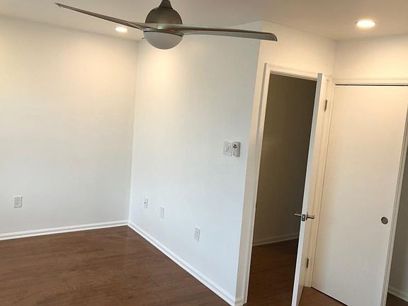 4th image of 1902 W Girard Ave #1