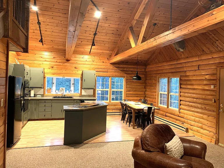 Kitchen/Dining