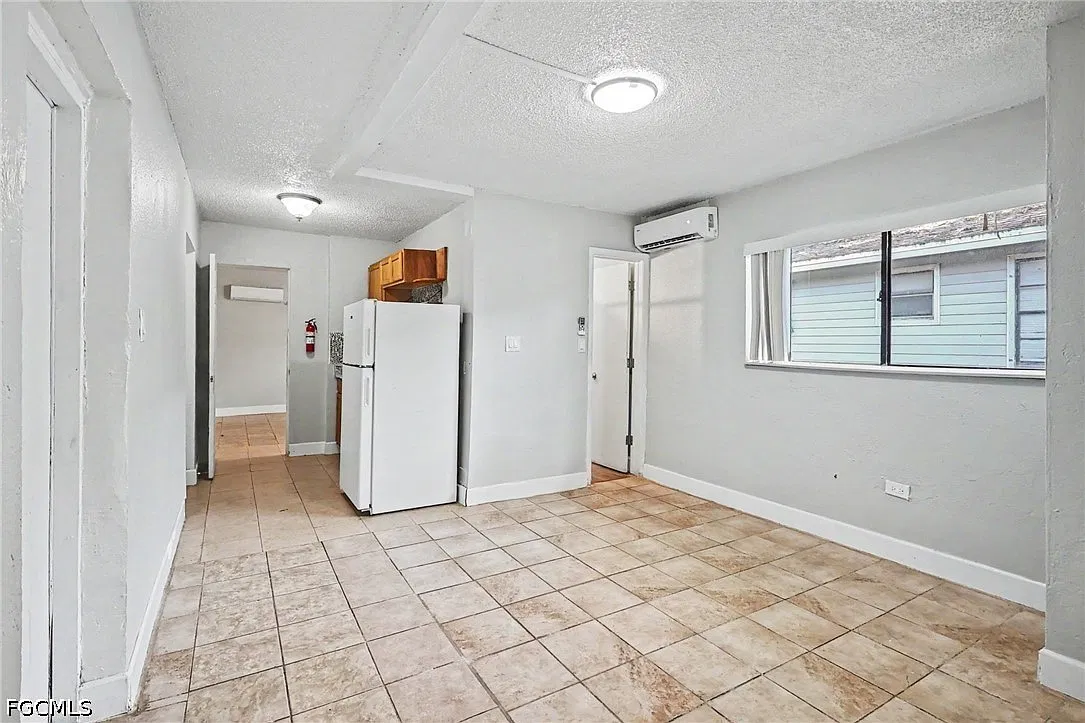 2 bed, 1.0 bath, 611 sqft, $1,200 — Photo 1