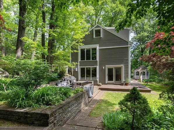 11 Juniper Ridge Rd, Lincoln, MA 01773