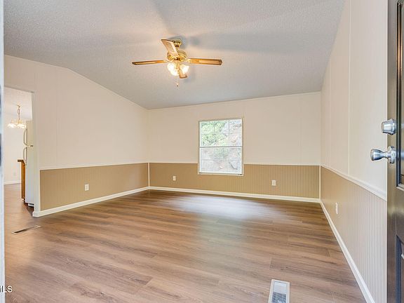 5th image of 308 Chambers Dr