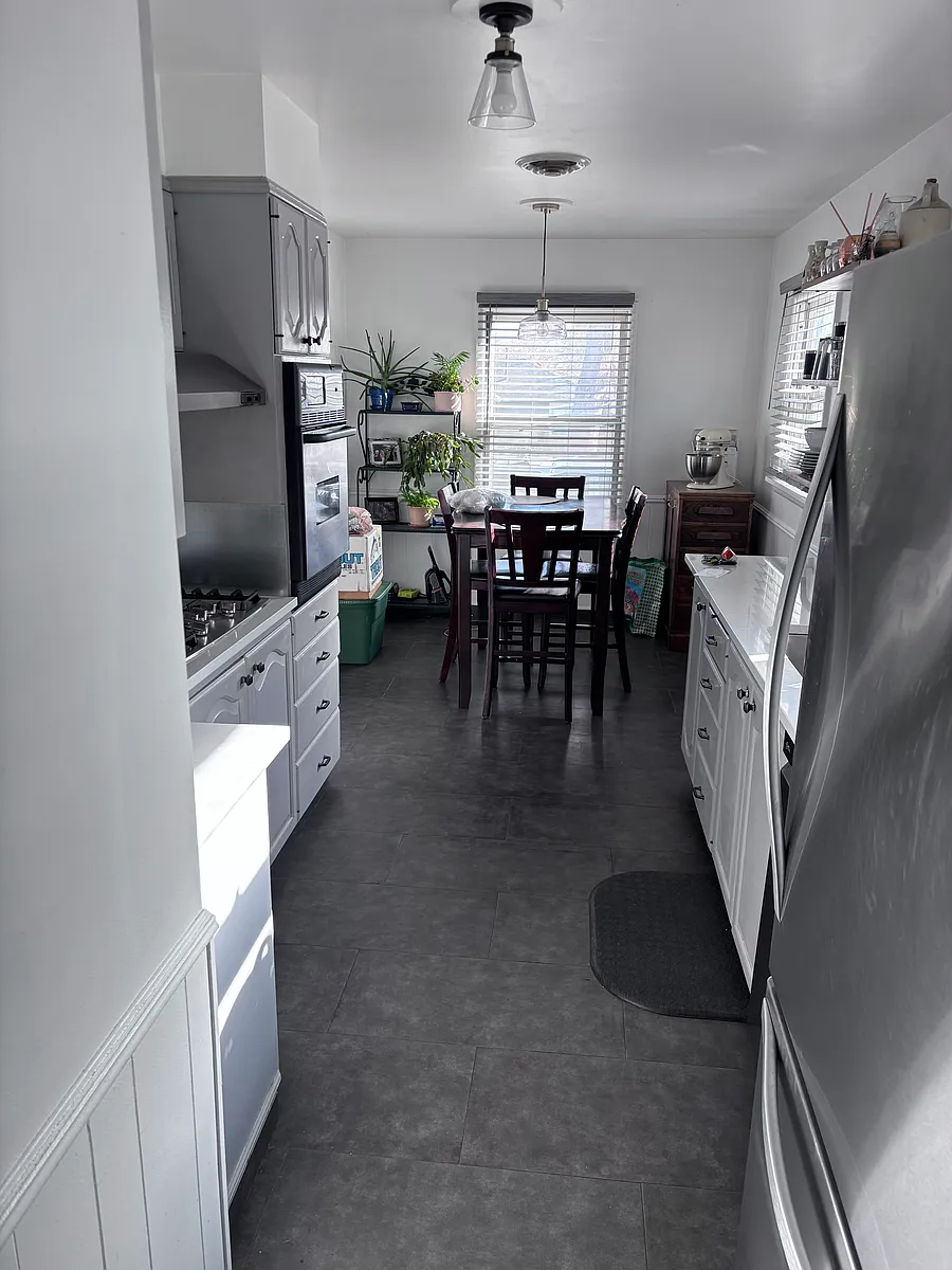 Building Photo - 4945 N Umatilla St #1
