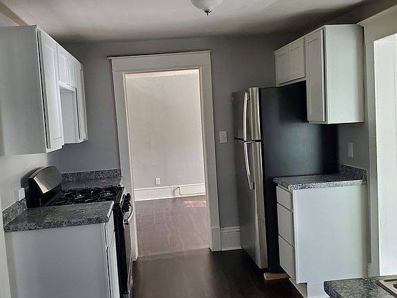 5th image of 212 Garfield Ave NW