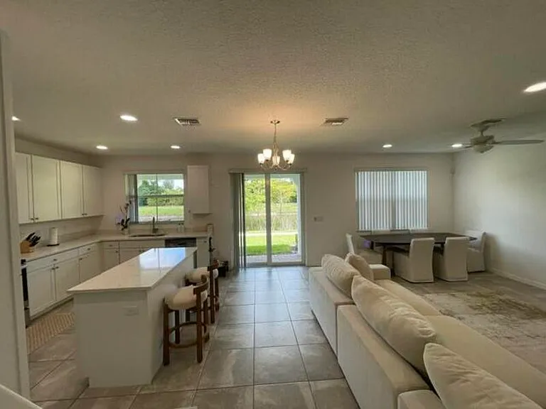 12885 Trevi Isle Dr — Photo 7