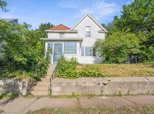 1043 Kent St, Saint Paul, MN 55117