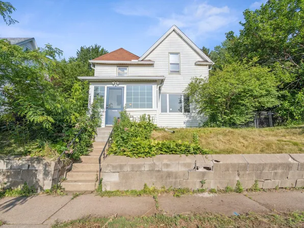 1043 Kent St, Saint Paul, MN 55117