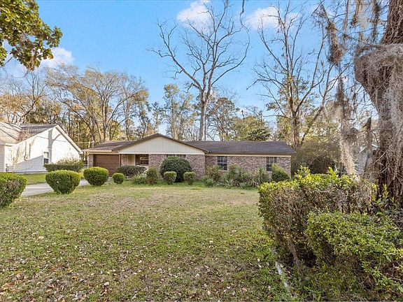4th image of 3148 Wood Hill Dr