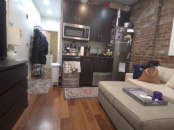 3rd image of 236 W 16th St APT 1B