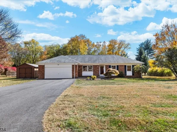 9 Alaco Ln, Holland Twp., NJ 08848