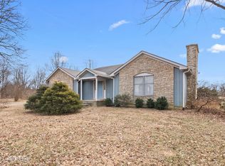 10104 Secretariat Dr, Goshen, KY 40026