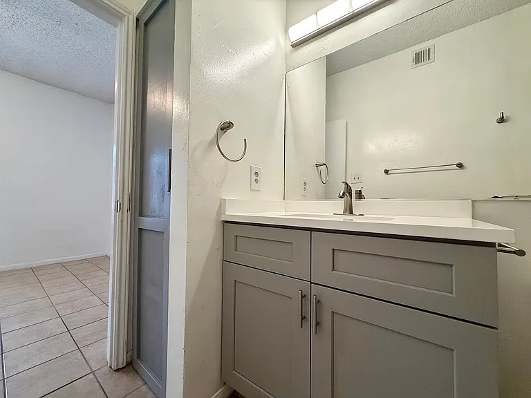 203 E 31st St #101 — Photo 17