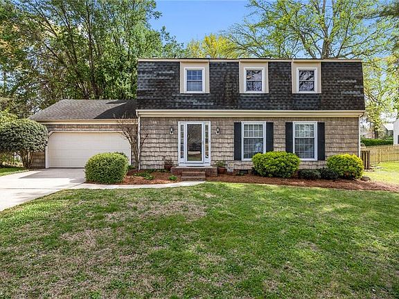 2nd image of 511 Rockspring Rd