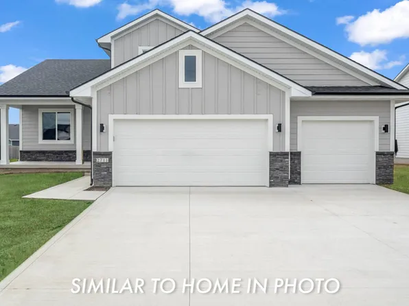 209 Timberview Cir, Pella, IA 50219