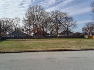 2721 S Timbercreek Ave, Springfield, MO 65807