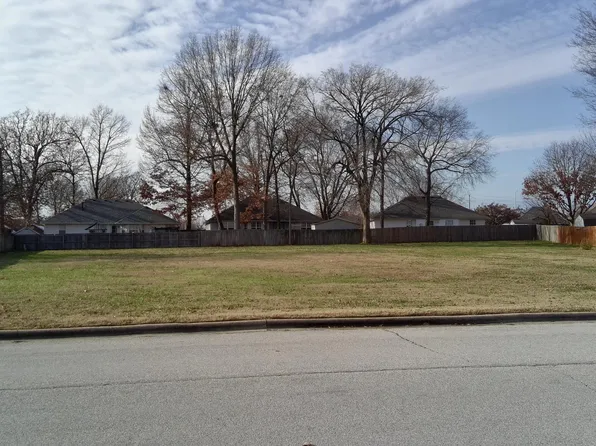 2721 S Timbercreek Avenue, Springfield, MO 65807