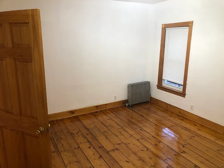 189 Lowell St #1 — Photo 10