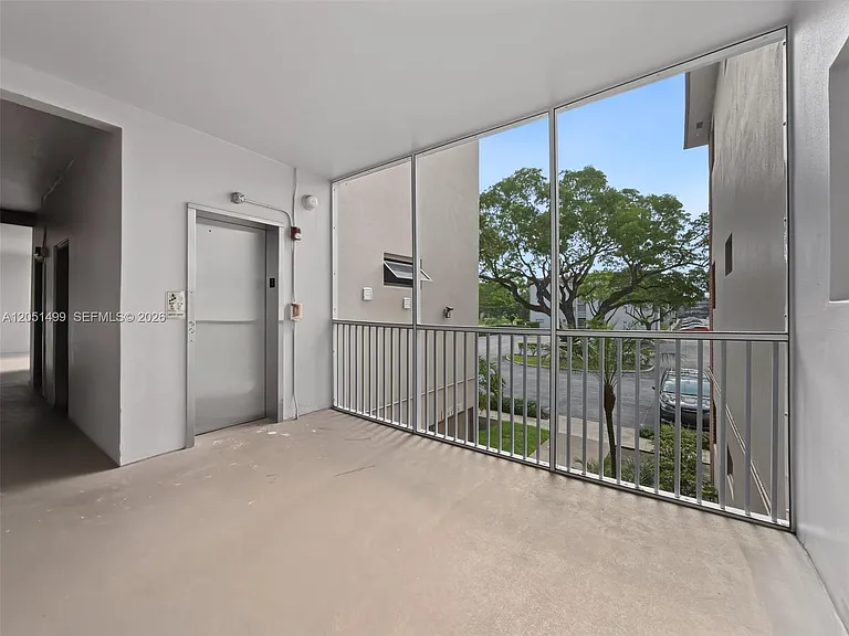 2431 SW 82nd Ave #203 — Photo 4