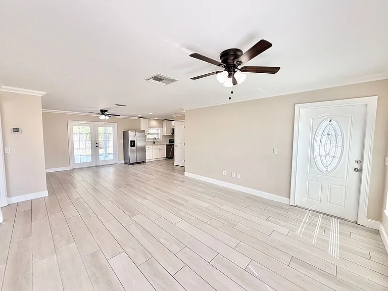 3499 Balboa Cir E — Photo 2