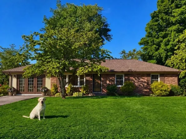 805 Fairlane Cir, Smithville, TN 37166