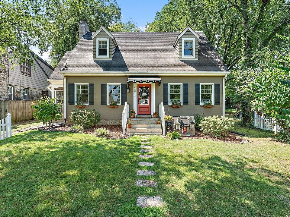 1st image of 2017 Sweetbriar Ave