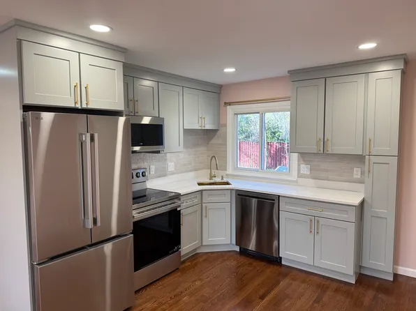 35 Jacqueline Rd, Waltham, MA