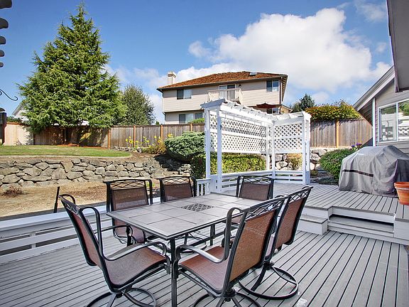 3rd image of 4929 Galleon Dr NE