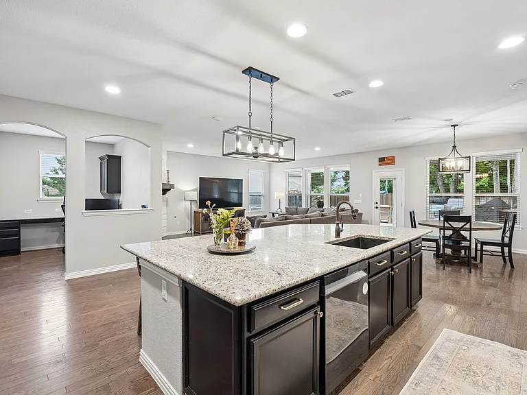 2200 Mountain Creek Ct — Photo 17