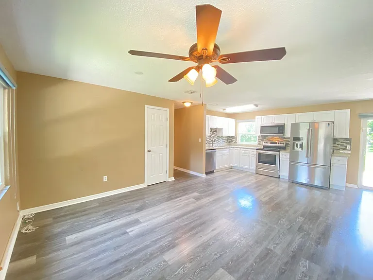 908 Teatro Ct — Photo 6