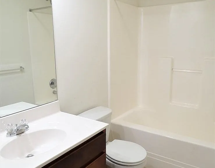 2527 Oakwood Ln — Photo 17
