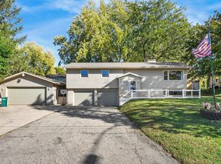 626 N Main St, Cottage Grove, WI 53527