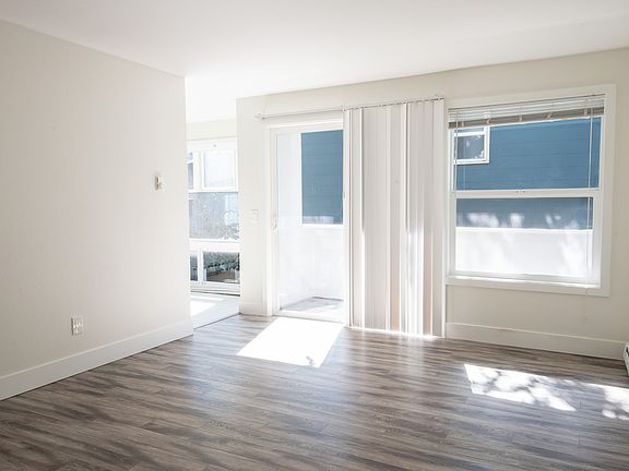 4th image of 5815 20th Ave NW APT 3
