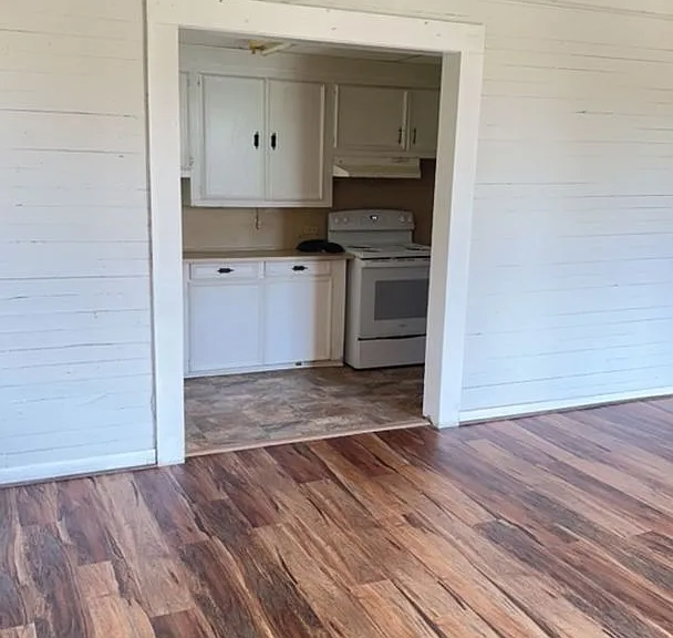 340 Hickory St — Photo 9