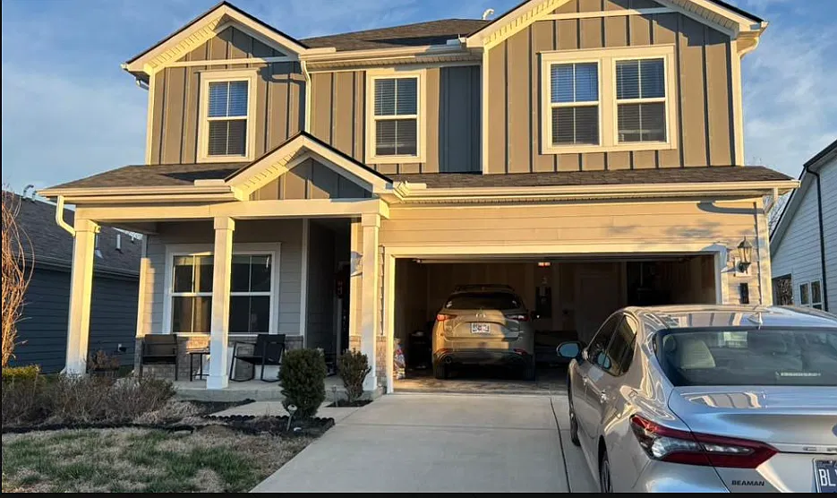 3 bed, 2234 sqft, $2,600 — Photo 1