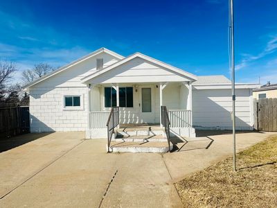 909 Avenue L, Dodge City, KS, 67801